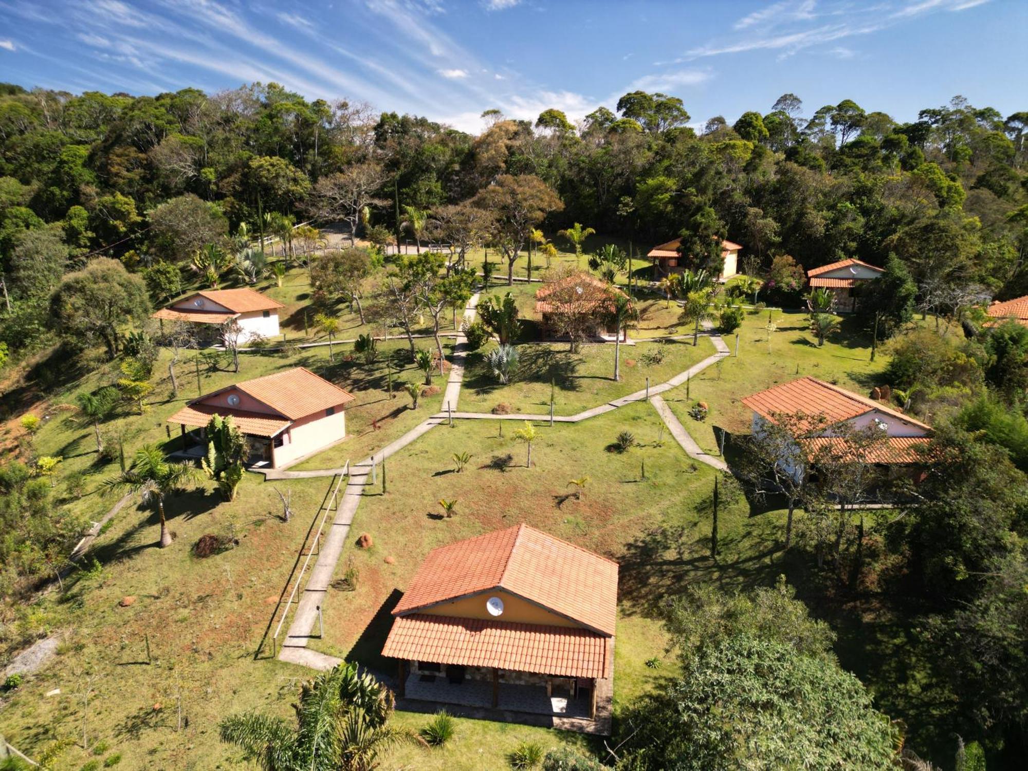 Hotel Alpha Ville Chales Conceição da Ibitipoca Bagian luar foto